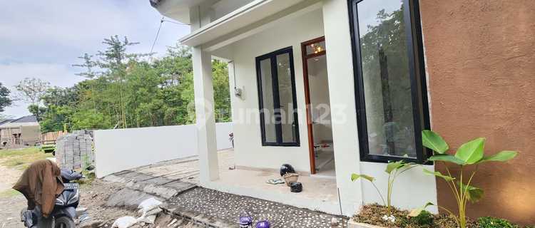 RUMAH DI BANGUNJIWO KASIHAN YOGYAKARTA DEKAT KAMPUS UAD UMY  1