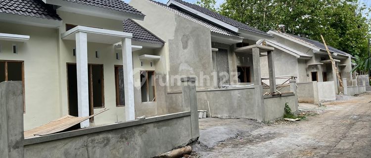 RUMAH SHM DI SLEMAN DEKAT PASAR GODEAN UNIT TERBATAS 1