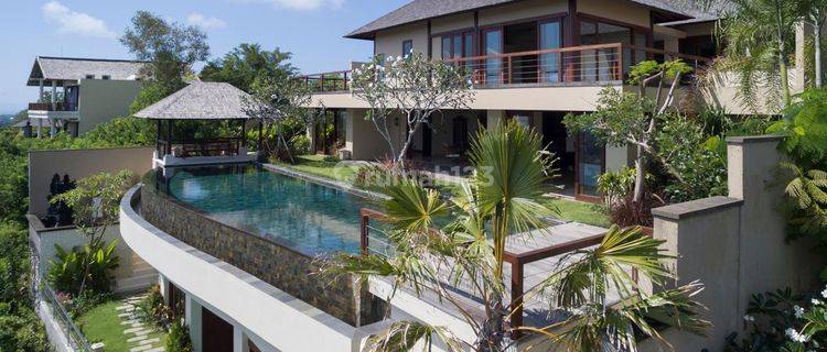 Stunning Luxury Villa With Panoramic Ocean Views In Tiara Nusa 1