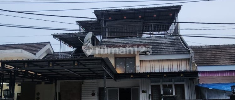 Rumah 3 Lantai Borneo Paradiso 1