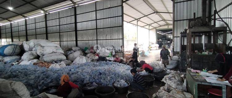 Pabrik Daur Ulang Plastik Lokasi By Pass Suramadu. Madura . 1