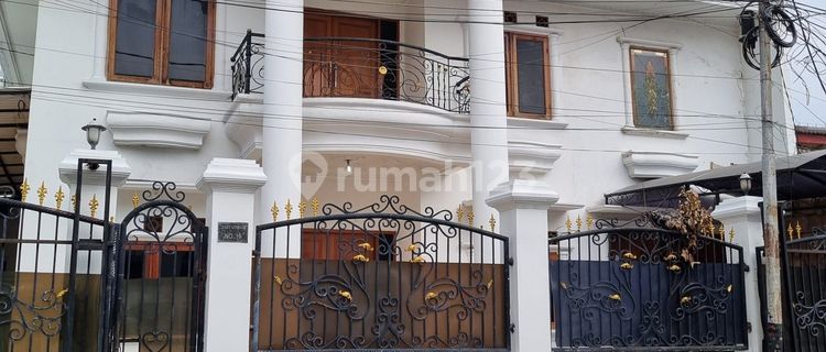 Rumah mewah jalan 2 mobil 1