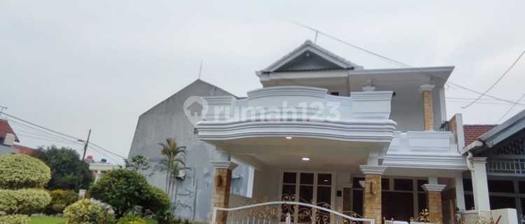 2-Story House Location Beside Park, Wide Parking Area in Graha Raya 1