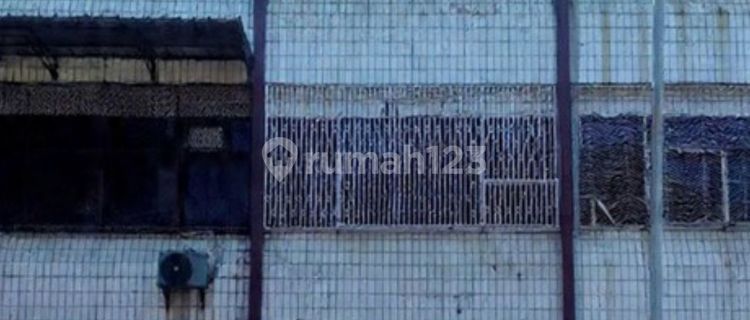 For Rent 3-Story Shop House on Andalas Street, Strategic Location, Ready to Use 1