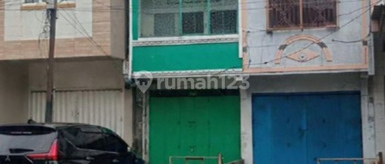 For Sale: 3-Story Shop House on Main Road End, Near Strategic Market, 2.3 Billion IDR 1