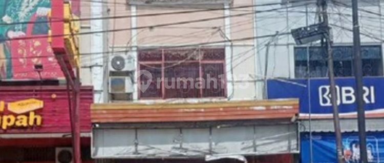 For Sale 3-Story Shop House on Yos Sudarso Main Road, Strategic Location 3.9B Ar 1