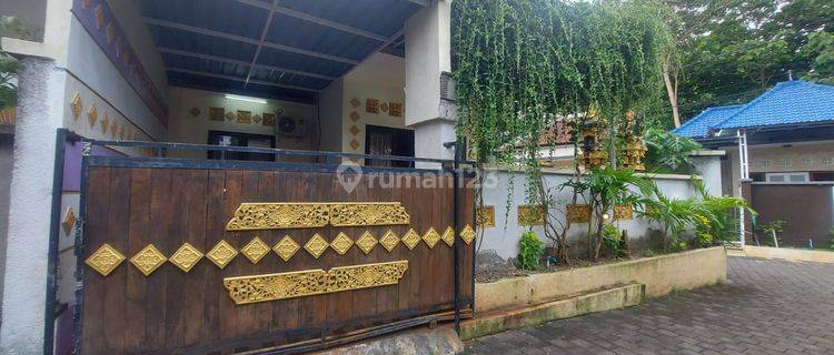 Rumah Jual Area Nusa Dua di Jalan Dharmawangsa Butuh Renovasi SHM 1