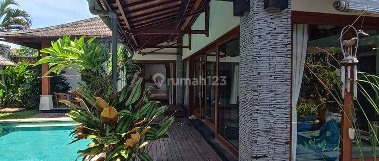 VILLA UKURAN BESAR HARGA MURAH DI UMALAS BUMBAK  1