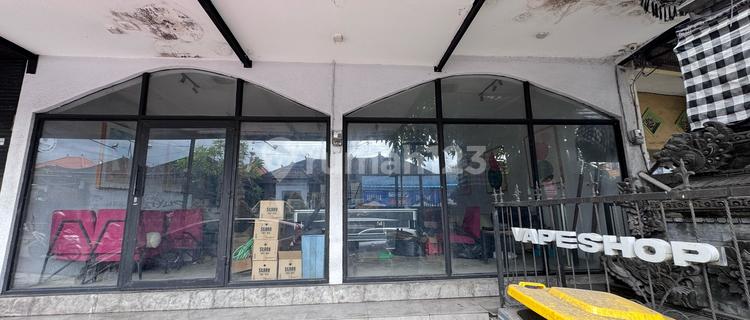 Buc Bar Cafe Restaurant in Batubolong, Canggu Ready to Use 1