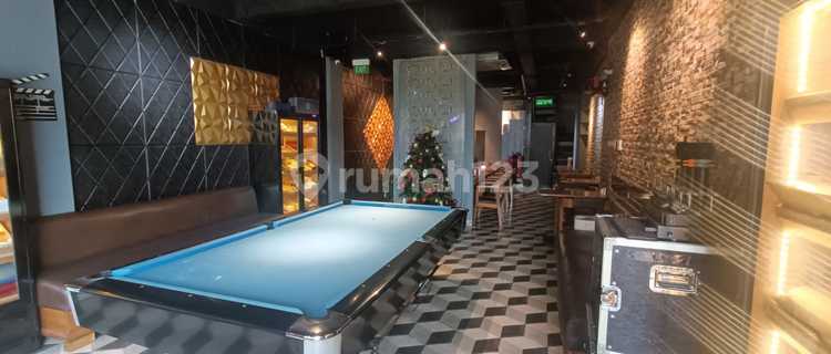 For Sale 5-Storey Shop House with AC and Elevator in Taman Surya 5, West Jakarta 1