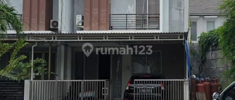 Rumah di Perumahan Taman Semanan
Jakarta Barat. 2½ Lantai. Hadap Utara 1