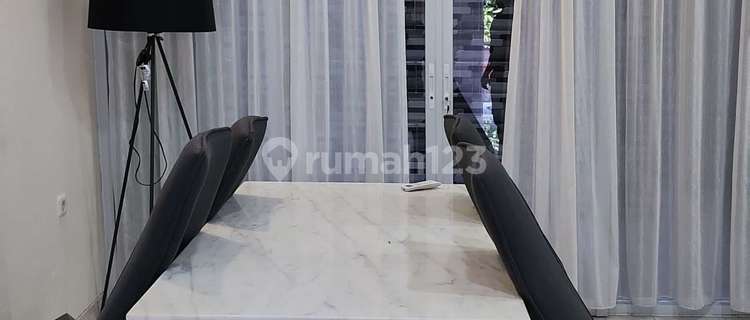 Brand New. Tidak Banjir. Rumah di Gading Indah Utara 
Kelapa Gading
Jakarta Utara. Hadap Timur 1