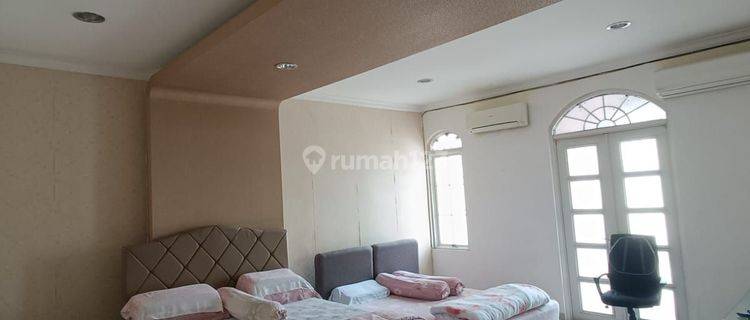 Rumah di Katamaran
Pantai Indah Kapuk
Jakarta Utara. SHM 1