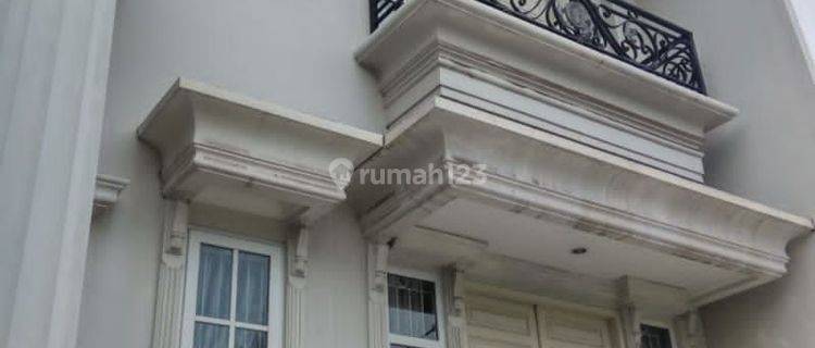 Rumah di Perumahan Daan Mogot Baru
Jakarta Barat. Sudah Atap Baja Ringan. Furnish 1