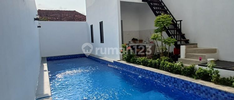 BRAND NEW MODERN STYLE  
SEMI FURNISHED 1