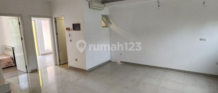 Rumah 4lantai. Full Renovasi...di Green Lake City
cluster Australia
cipondoh
tangerang 1