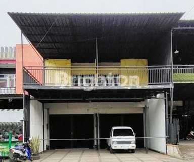 2-Story Shop House for Rent, 8 Meters Wide, Strategic Location, Suitable for Office or Business in Wagir, Malang 1