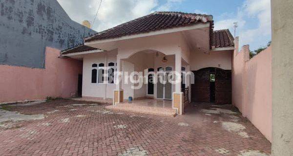 Rumah Di Jalan Poros Tulungagung 1