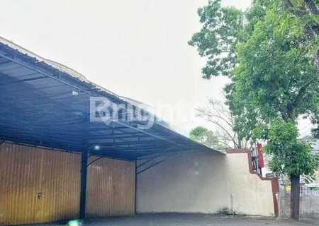 For Rent: Two-Unit Shop Houses with Spacious Yard, Blimbing Area, Main Road Access for Large Vehicles, Malang City 1