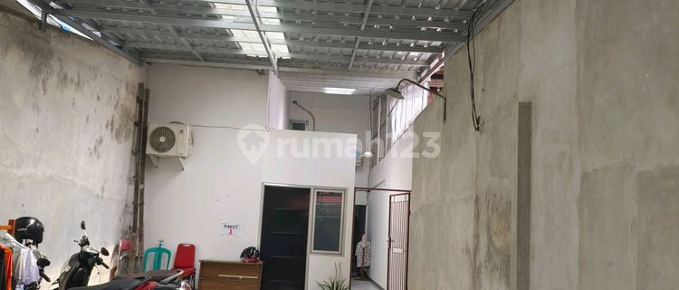 Dijual Rumah Kost Aktif Berikut dengan Isinya Rumah Bagus 1