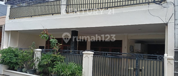 Affordable Ready-to-Occupy 164M House in Good Location at Rawamangun 1