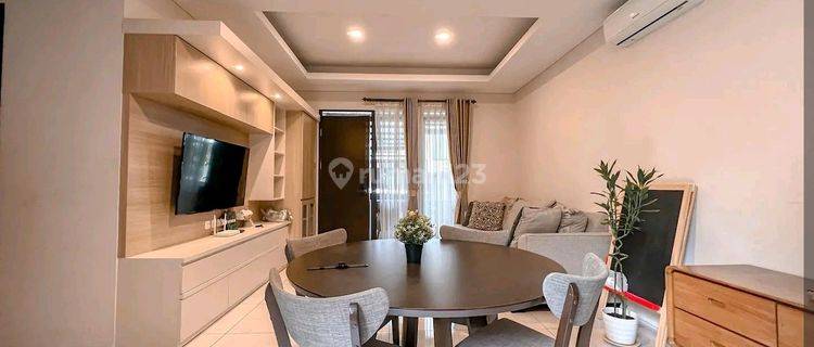 Rumah Modern Minimalis Super Bagus Kota Baru Parahyangan!  1