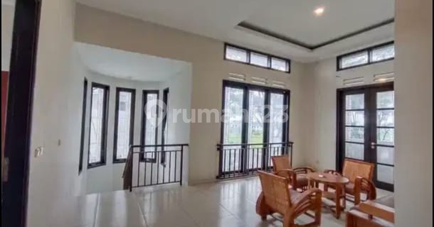 Full Furnished,siap Huni! Rumah Ini Pilihan Untuk Keluarga Besar! Kota Baru Parahyangan 1