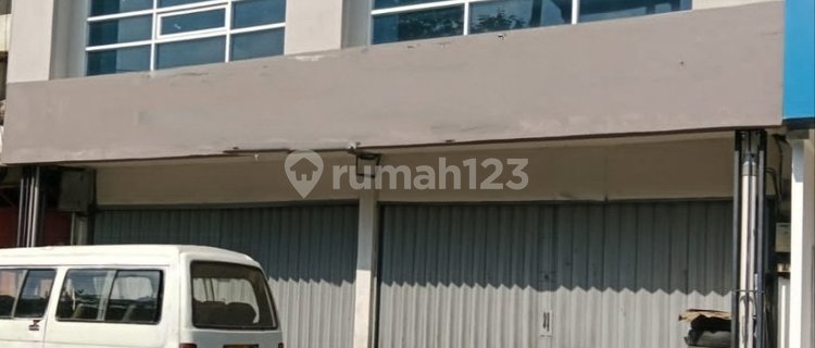 3 Floors, 1