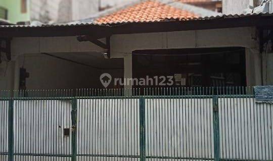 Rumah Bagus 2 lantai di Pusat Jakarta 1