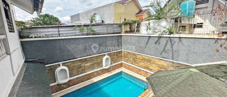 Rumah Luas 760 Mtr di Jl Utama Asem Baris 200 Meter Stasiun Tebet 1