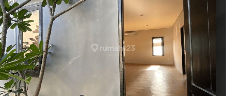  Space In Sunset Road For Rent 1