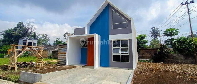 Rumah Murah Desain Modern Kekinian Pinggir Jalan 1