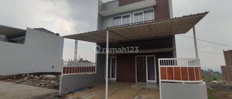 Rumah Minimalis 2 Lantai Dekat Kota Cimahi 1