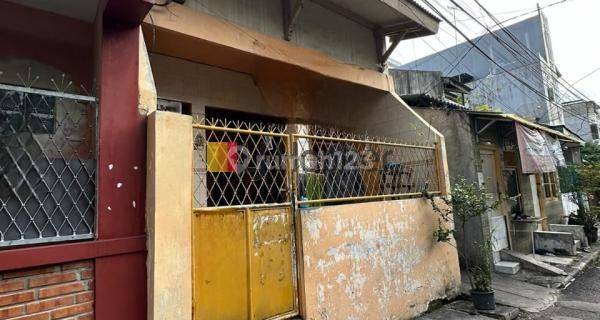 Rumah Ngantong Di Jalan Pintu Air , Pasar Baru Luas 52 M2 1