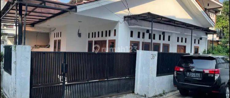  Rumah Unfurnished Sudah Renovasi di Menteng Dalam, Menteng Dalam 1