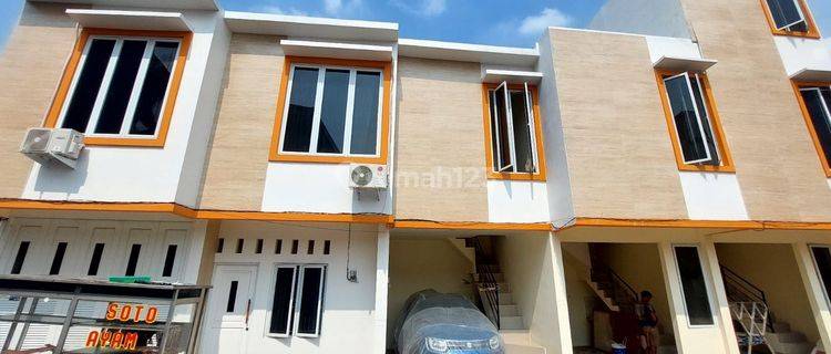 TOWNHOUSE SUPERSTRATEGIS DI UTAN KAYU 
JAKARTA TIMUR
  1