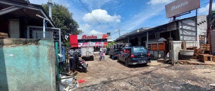 Gedung  di jalan utama Tanah Luas di Kramat Jati,Jakarta Timur 1