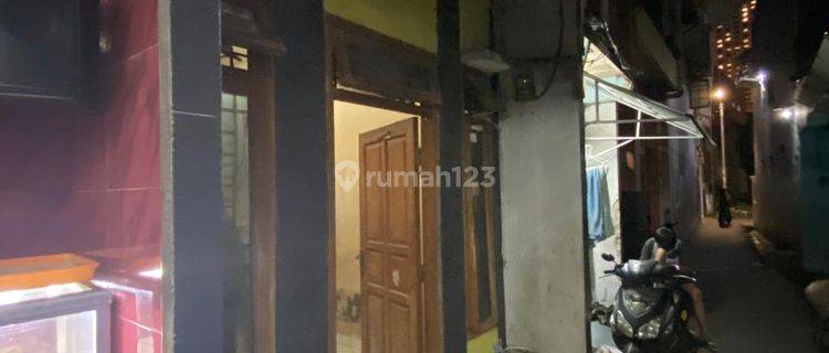 Rumah Dekat Grand Indonsia,kebon Melati Tanah Abang Jakarta Pusat 1