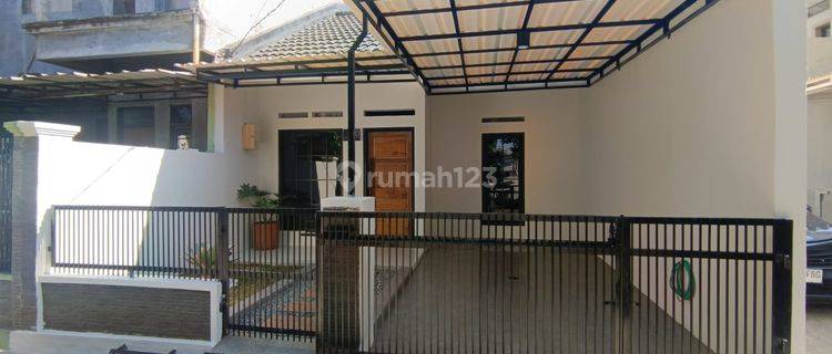 Rumah 2 Lantai Sudah Renovasi Semi Furnished SHM di Graha Batu Karang, Bandung 1