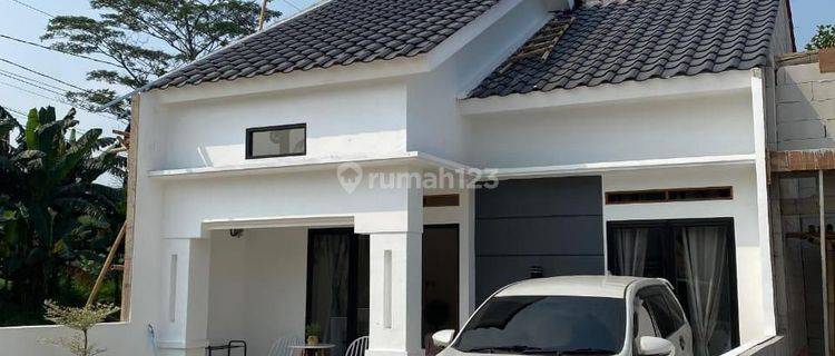 Rumah Eropa Shm Semi Furnitur Pinggir Jalan  1