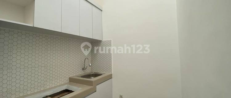 Rumah 1 Lantai Desain Eropa Klasik Dekat Dari Krl 1