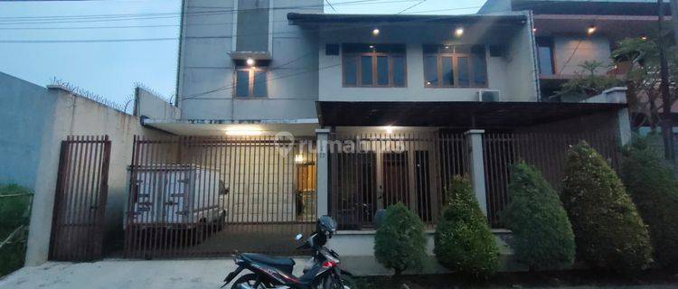Kantor, Rumah Dan Gudang di Taman Holis Bandung 1