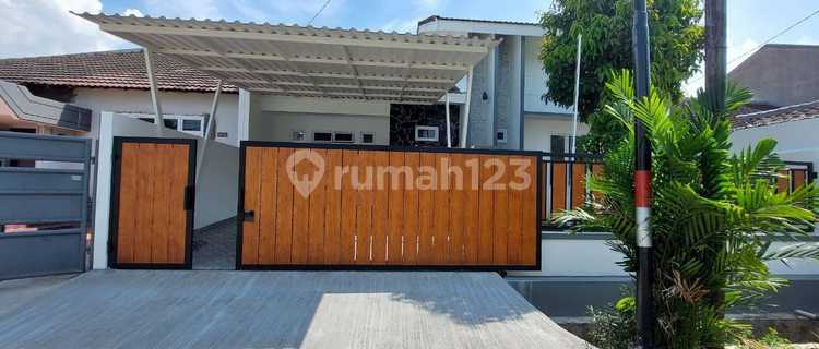 Rumah Dalam Komplek di Pondokkopi Jakarta Timur Dekat Stasiun 1