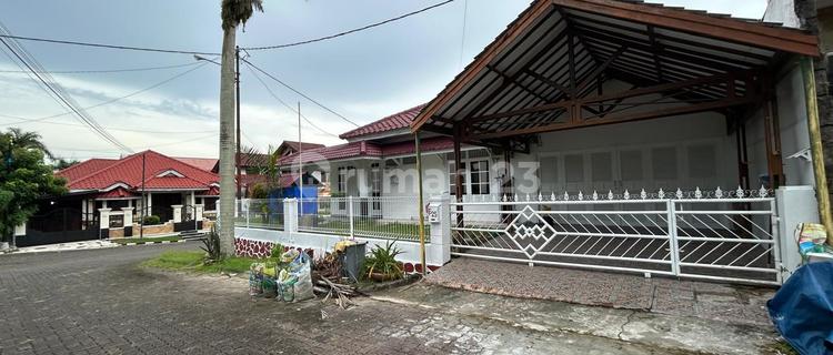 Large Single-Story House 4 Bedrooms Spacious 1