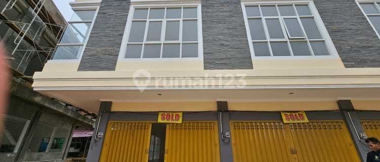 Row of Shophouses 2 Two Floors ******** ******** 1