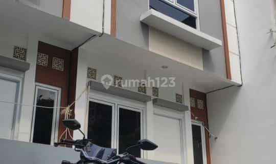 Di Jual Rumah Bagus 2 lantai di Jalan Industri promo  1