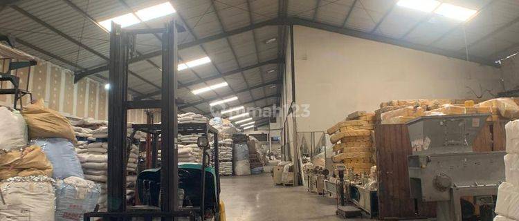 Dijual Bangunan Ex Pabrik di Holis Cicukang 1