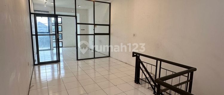Strategic Shop House Near Stairway Church and Yogya Mekarwangi 1