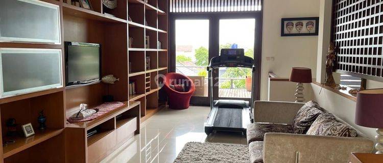 Rumah 3lt Di Kompleks Batununggal Indah Cluster Furnished  1