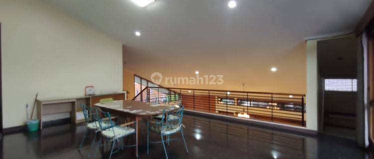 Ruang Usaha Ciumbuleuit  1